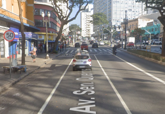 Avenida Senador Queirós árvores