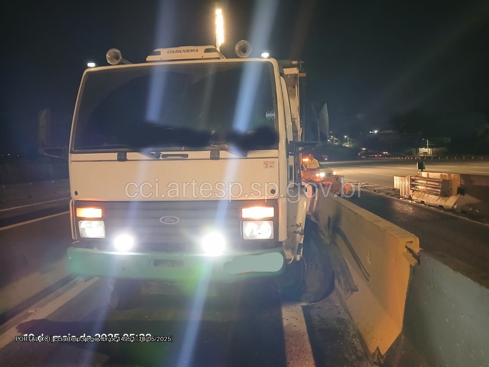 Caminhão Ford Cargo 2425 rodovia ayrton senna