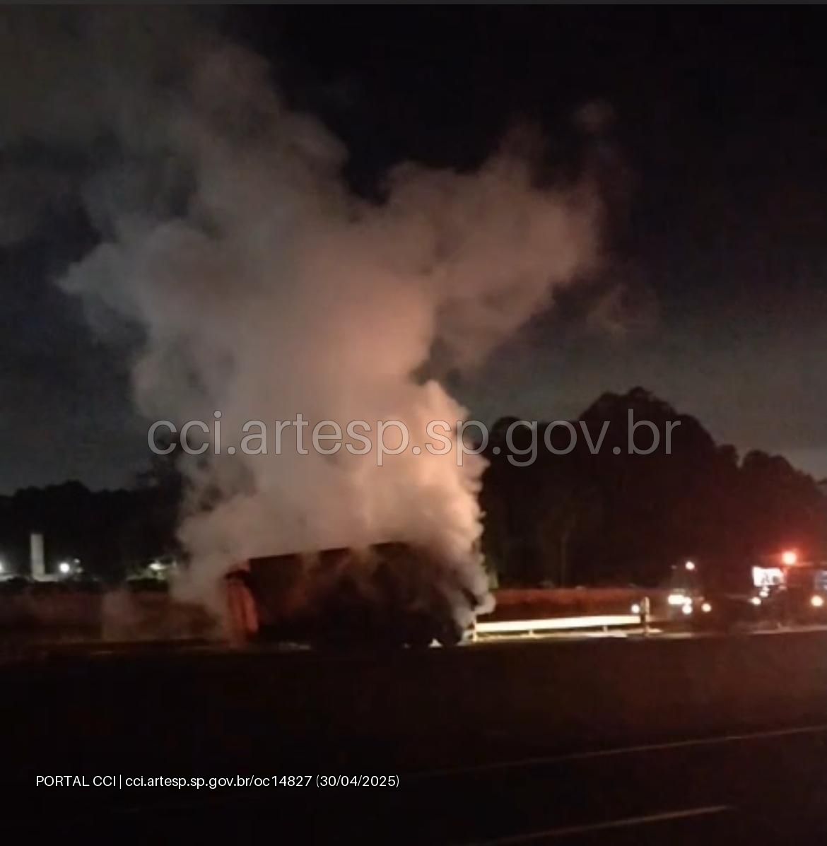 carreta rodovia Ayrton Senna fogo
