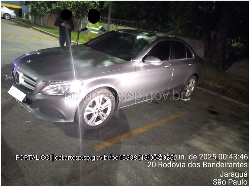 Automóvel Mercedes-Benz rodovia dos Bandeirantes