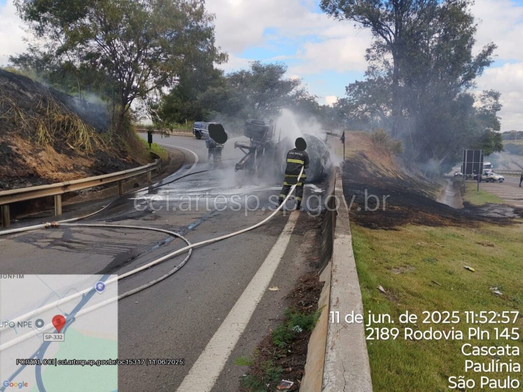 Bitrem Scania R540 Igaratá rodovia Dom Pedro I fogo