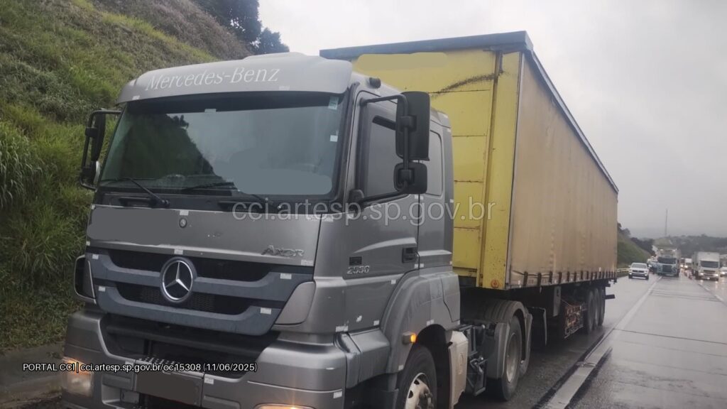 Carreta Mercedes-Benz Axor rodoanel