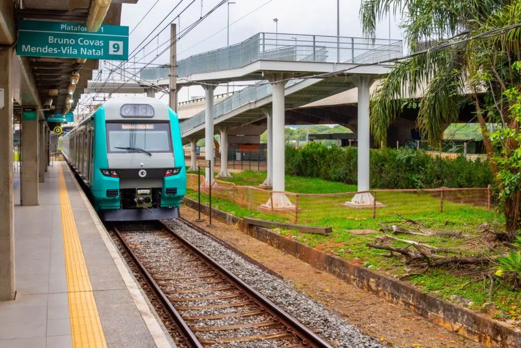 trem linha 9-esmeralda transporte linhas 8-Diamante e 9-Esmeralda