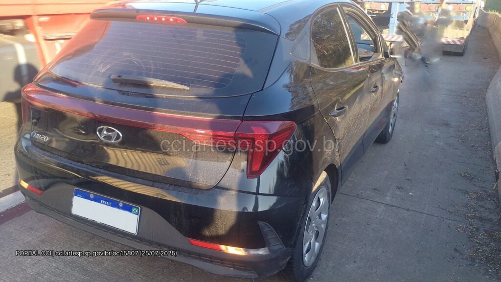 Automóvel Hyundai HB20 rodoanel
