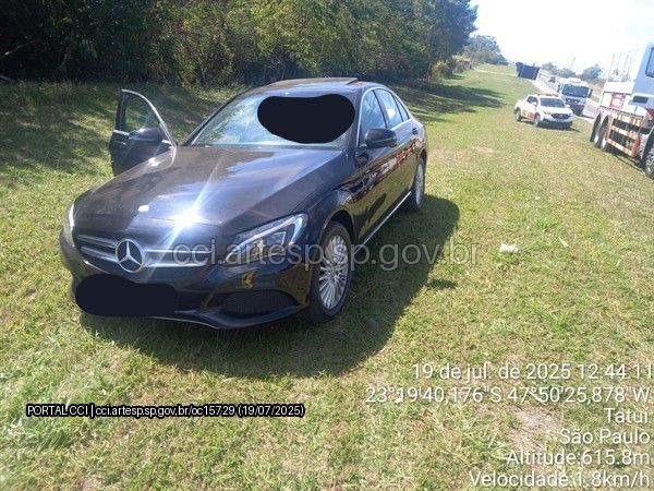 Automóvel Mercedes-Benz C200