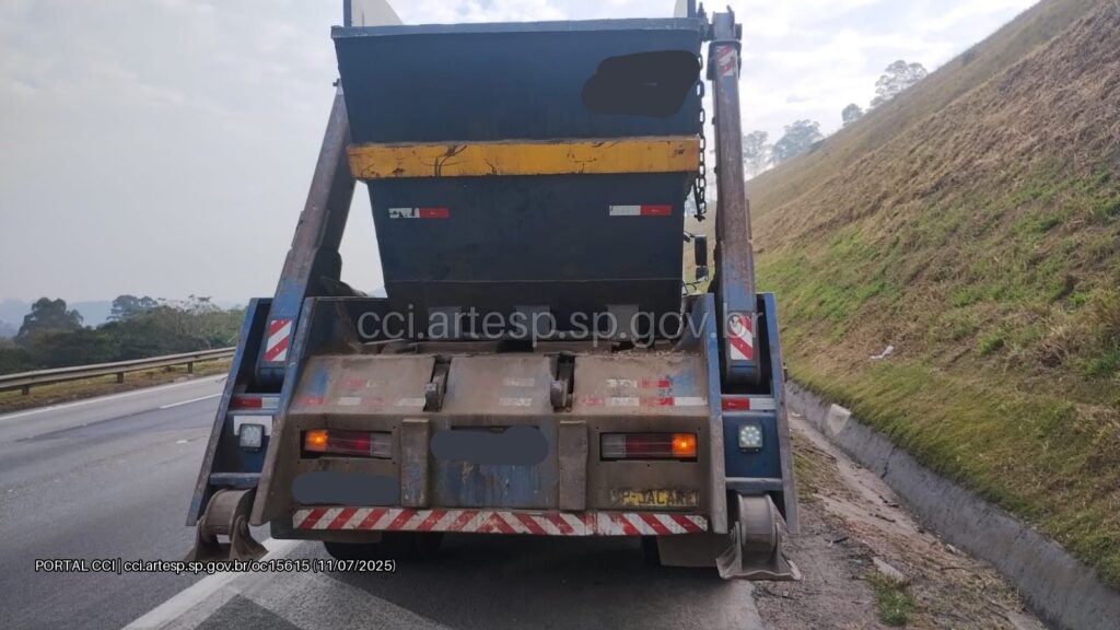 Caminhão Mercedes-Benz Atego 2426