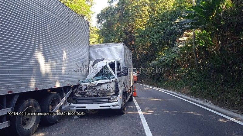 Caminhão VW 11.180 rodovia Anchieta
