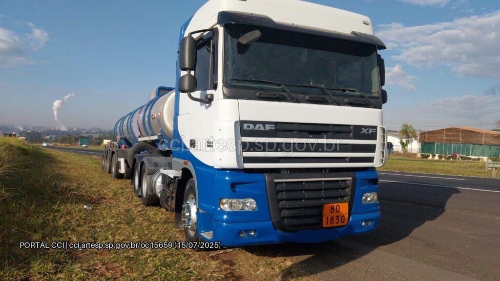 Carreta DAF XF 105