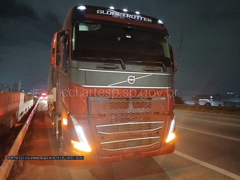 Carreta Volvo 12.380 rodovia castelo branco