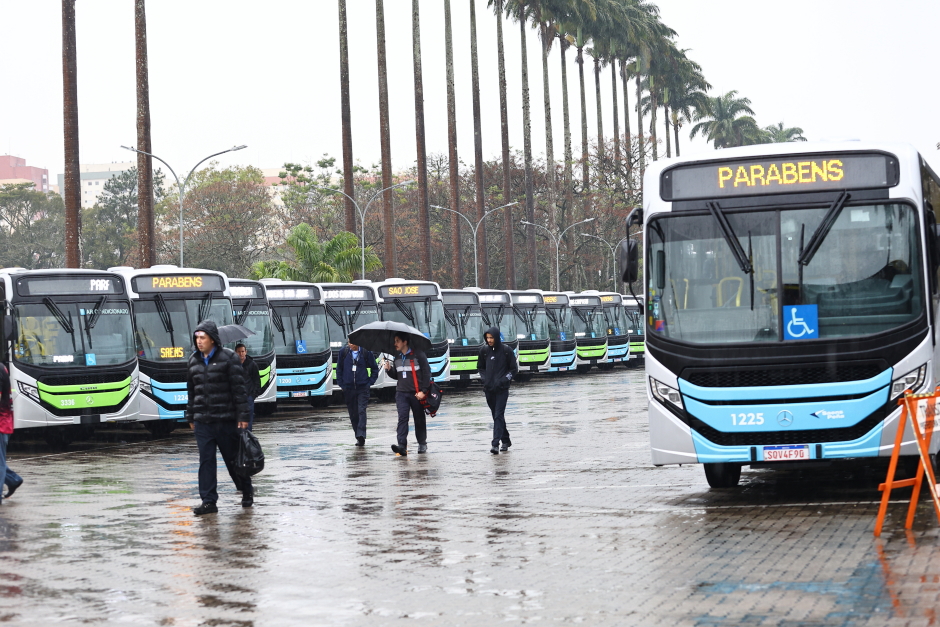 Mais 40 ônibus