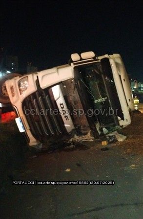 Carreta DAF rodovia raposo Tavares