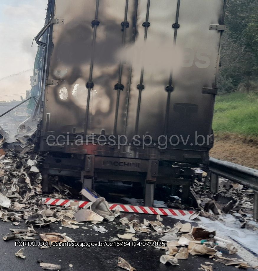carreta na rodovia anhanguera em Jundiaí