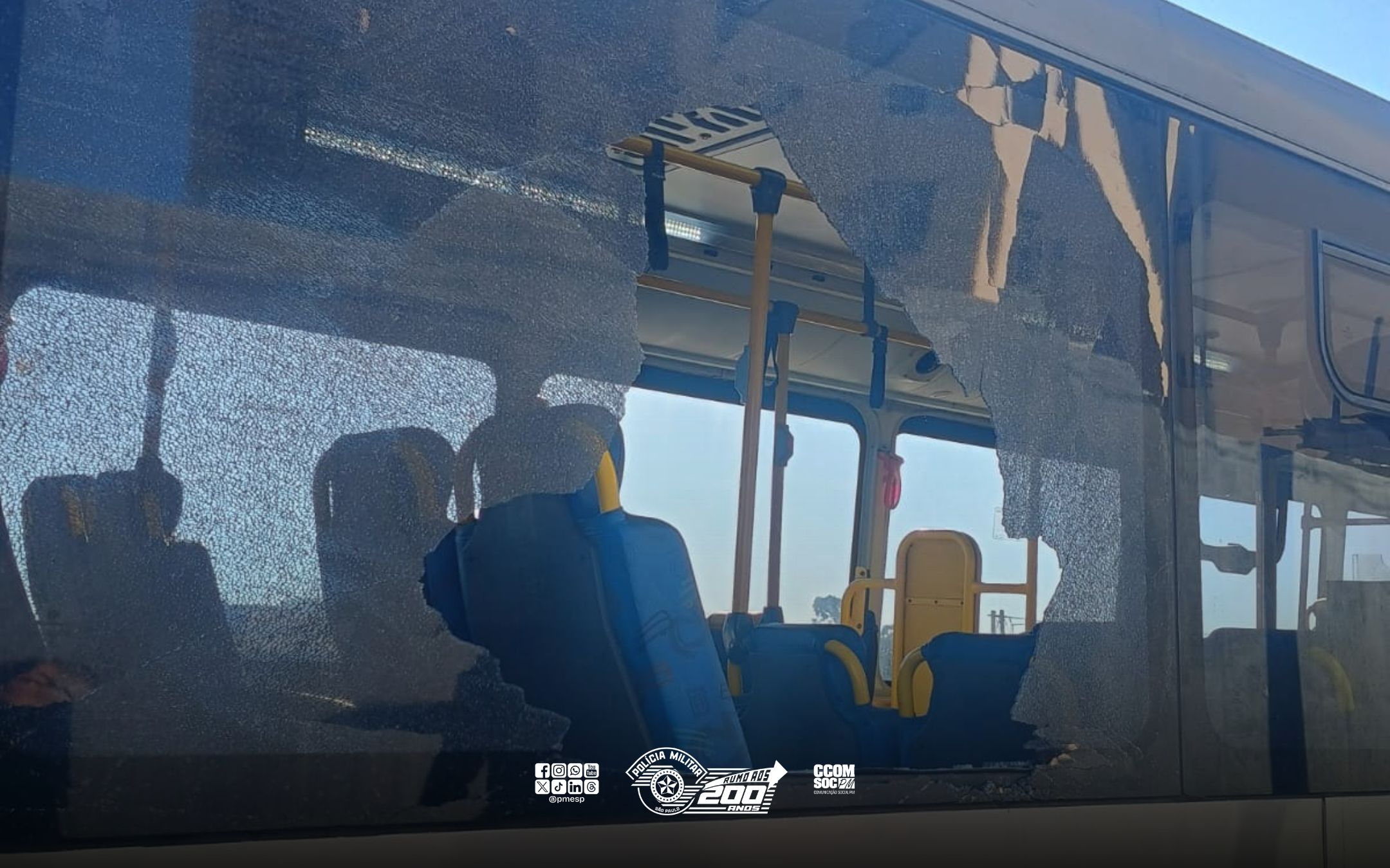 ônibus vidro quebrado