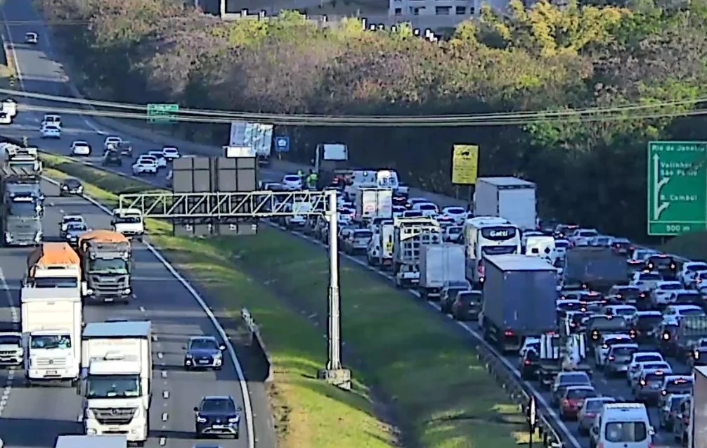 Acidente no km 128 da rodovia dom pedro I