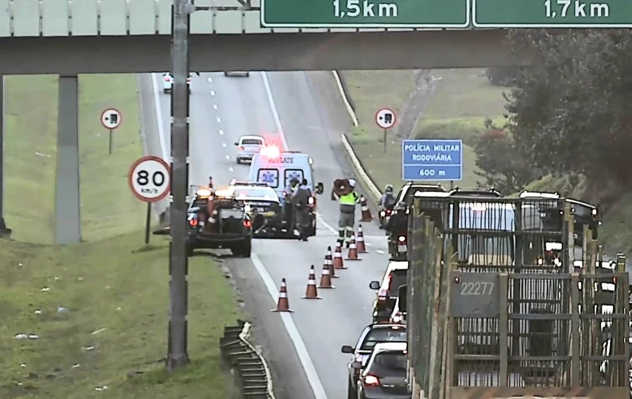 Acidente no km 72 da rodovia dom pedro I