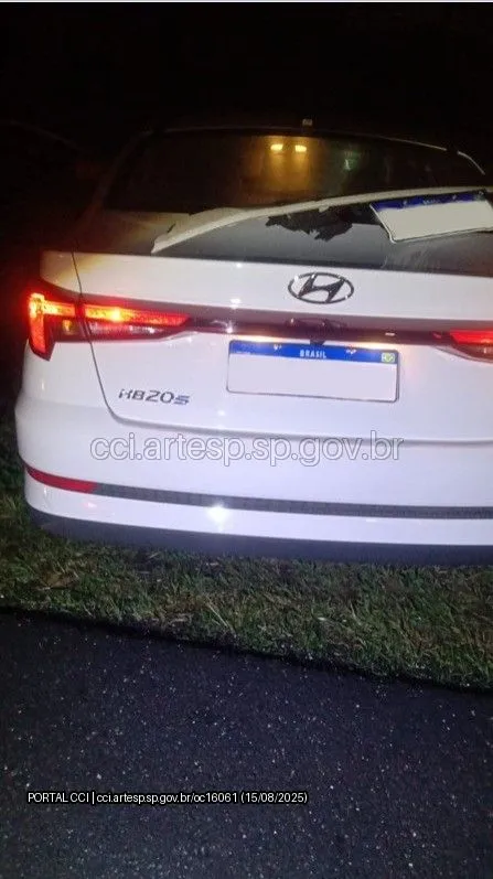 Automóvel Hyundai HB20 rodovia dos Imigrantes