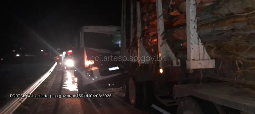 Caminhão VW 17.230 e bitrem Axor 3344