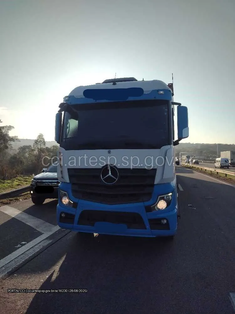Carreta Mercedes-Benz Actros 2651 sp-075