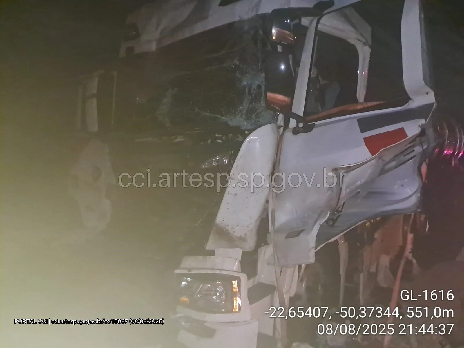 Carreta Scania R460 rodovia RAPOSO TAVARES