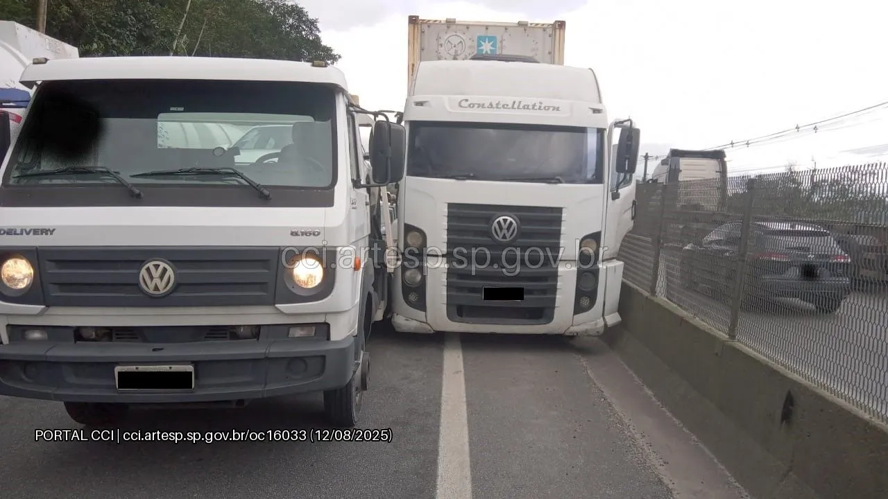 Carreta e caminhão Volks rodovia cônego domênico rangoni