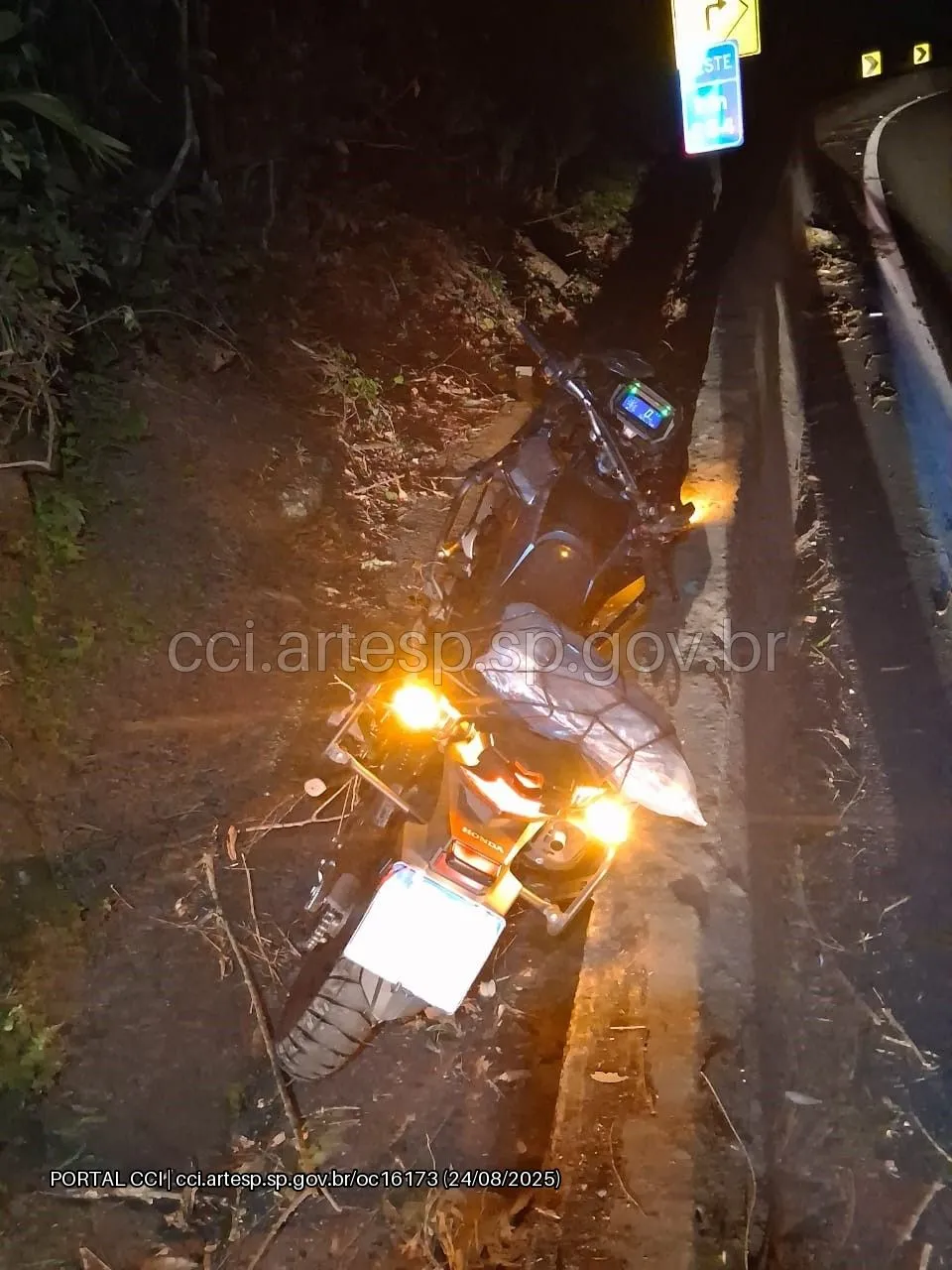 Moto Honda rodovia Cônego Domênico Rangoni