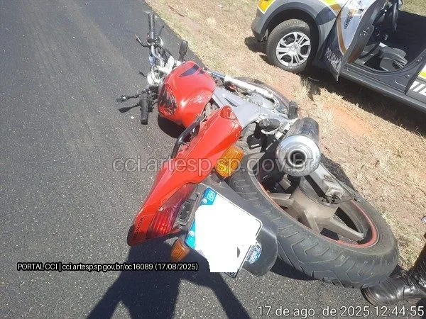 Moto Twister rodovia anhanguera