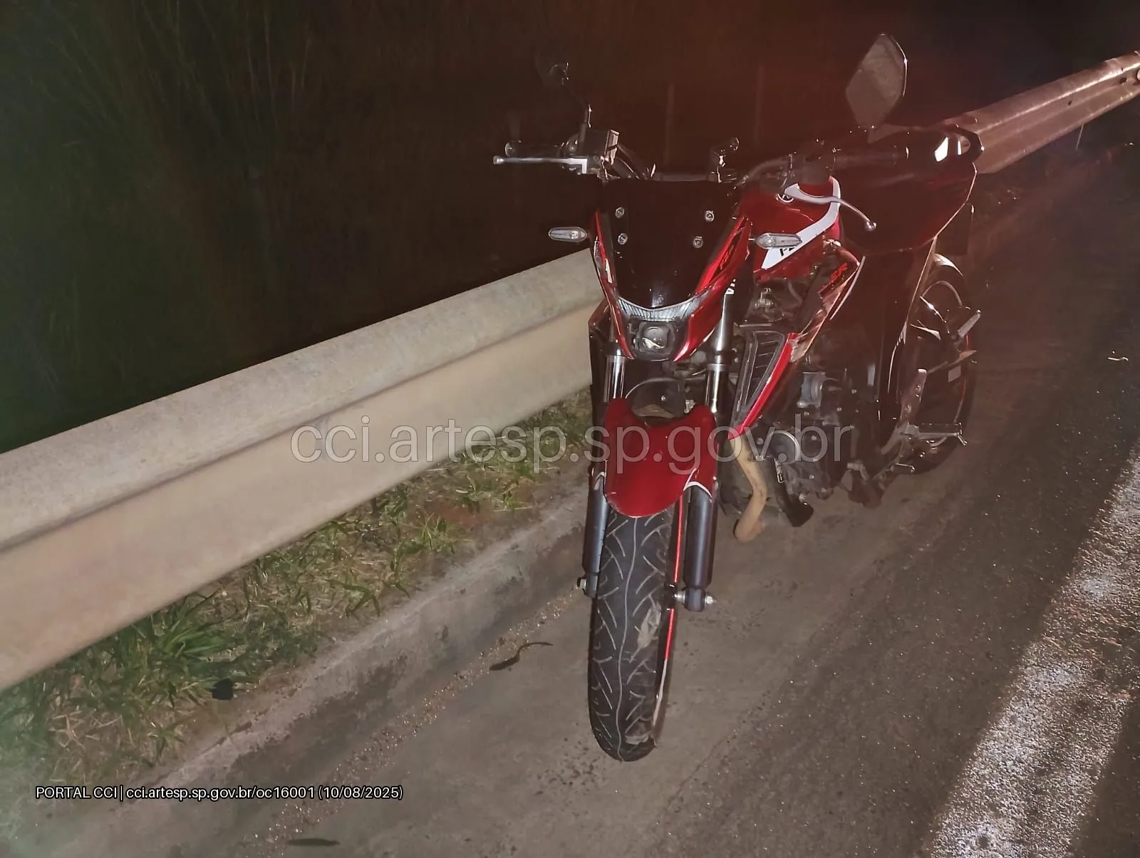 Moto Yamaha Fazer rodovia dom pedro I