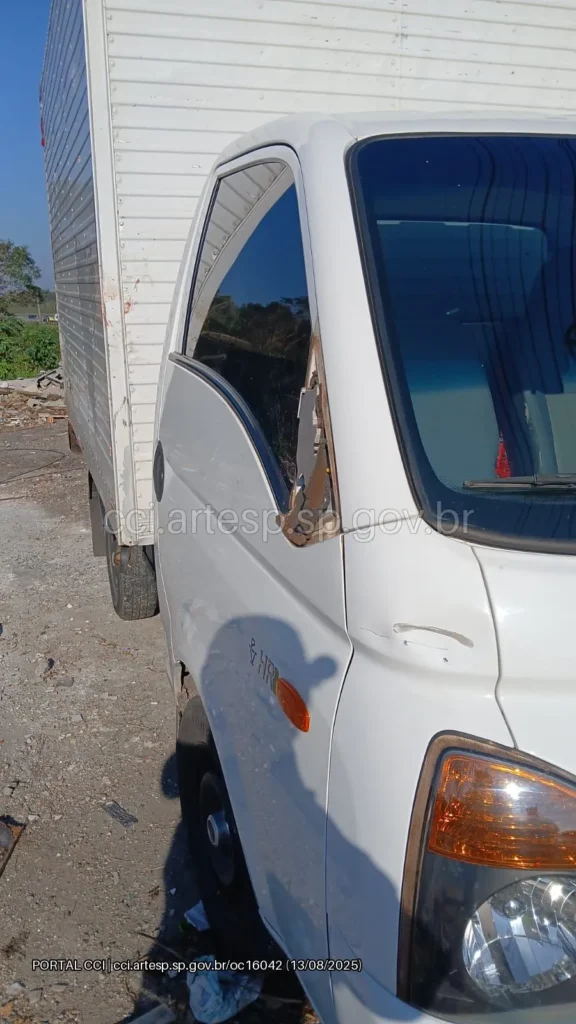 Utilitário Hyundai HR rodovia Padre Manoel da Nóbrega