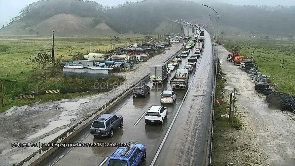 congestionamento Serra Nova da rodovia dos Tamoios