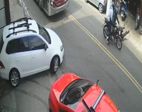 homem atropelado moto