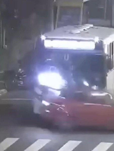 ônibus carro são caetano Avenida Goiás