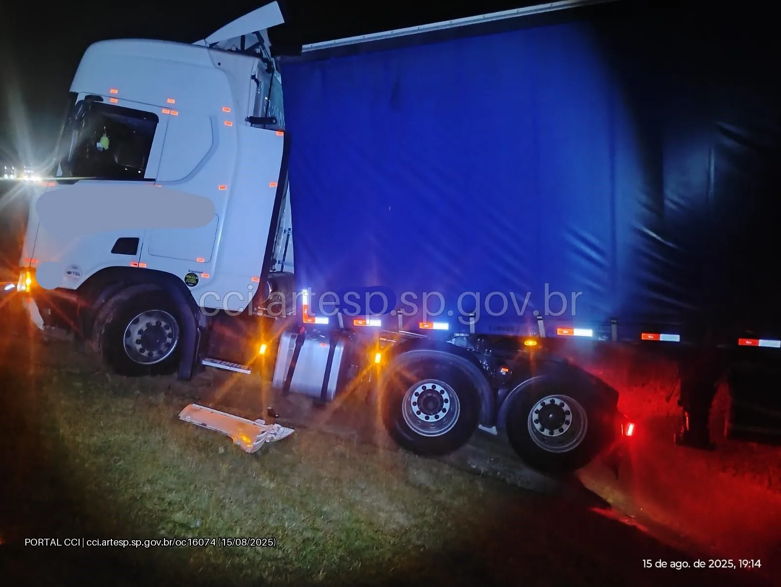 Carreta Scania rodoanel acidente