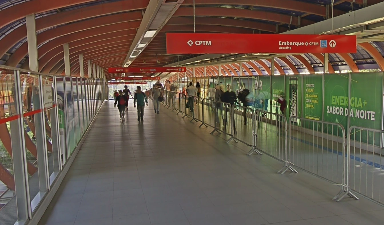 transferência linha 4 e linha 9 estação Pinheiros