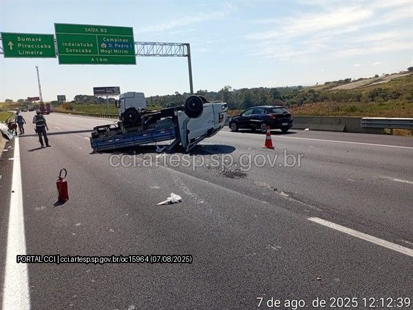 utilitário capotado rodovia dos Bandeirantes