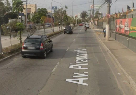 Avenida Piraporinha em São Bernardo