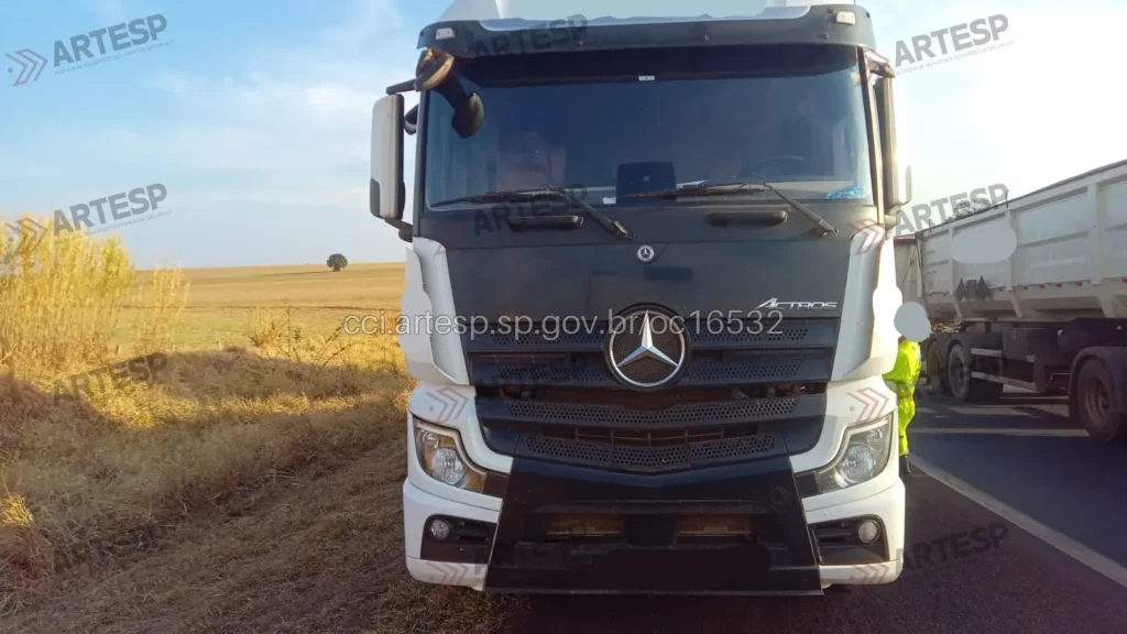 Carreta Mercedes-Benz Actros 2651 rodovia Anhanguera estradas