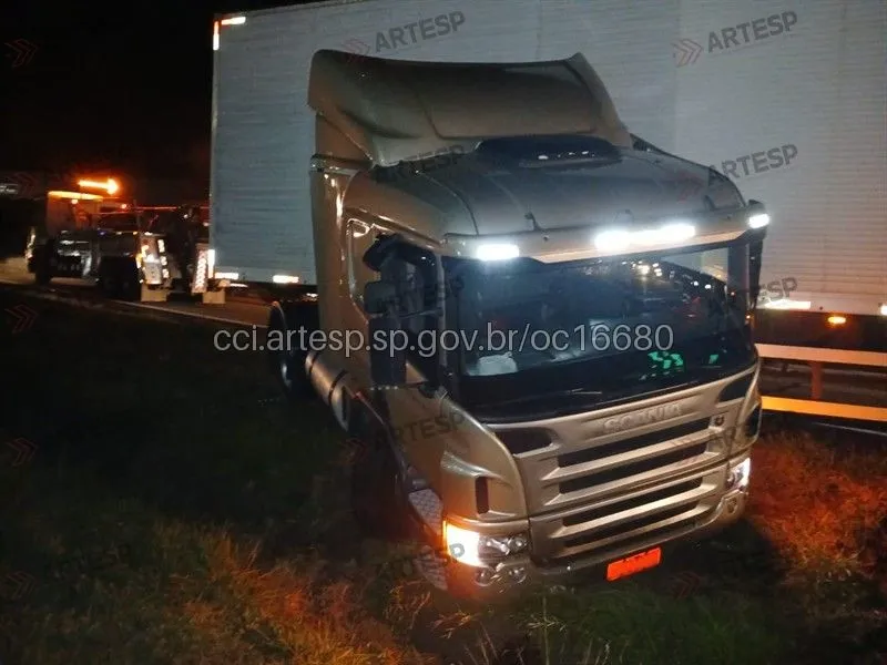 Carreta Scania 340 rodovia castelo Branco Itapevi