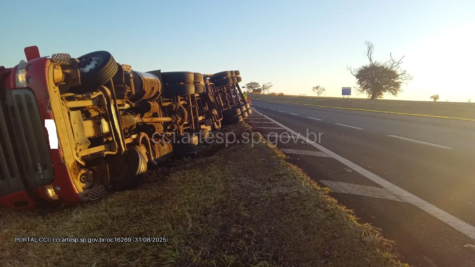 Carreta Scania R420 Guará rodovia Anhanguera