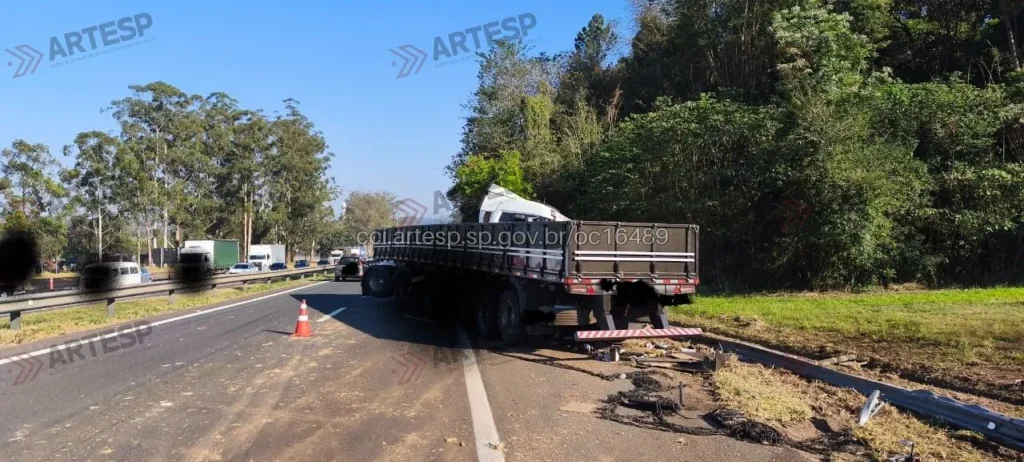 Carreta Scania R450 rodovia dom Pedro I Itatiba
