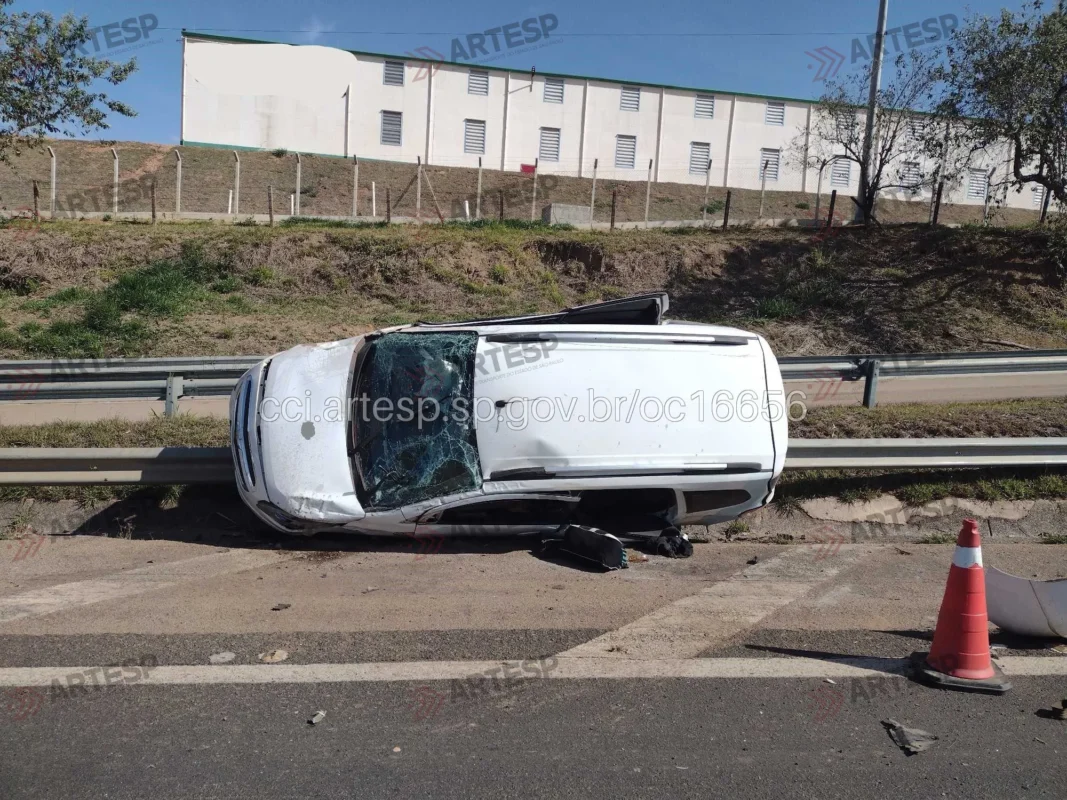 Capotamento na SP-300 em Porto Feliz