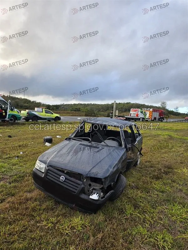 Fiat Uno rodovia Ayrton Senna