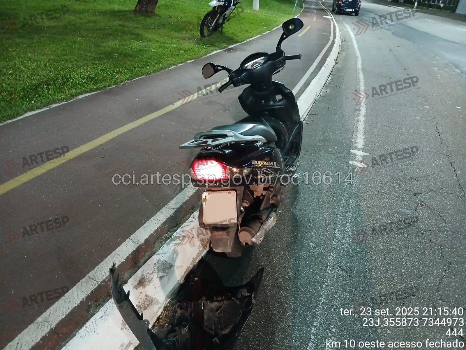 Moto Burgman via expressa sul