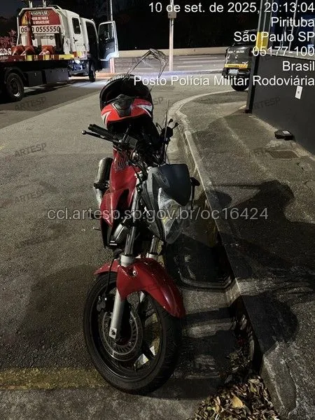Moto Honda CB 300 rodovia dos Bandeirantes