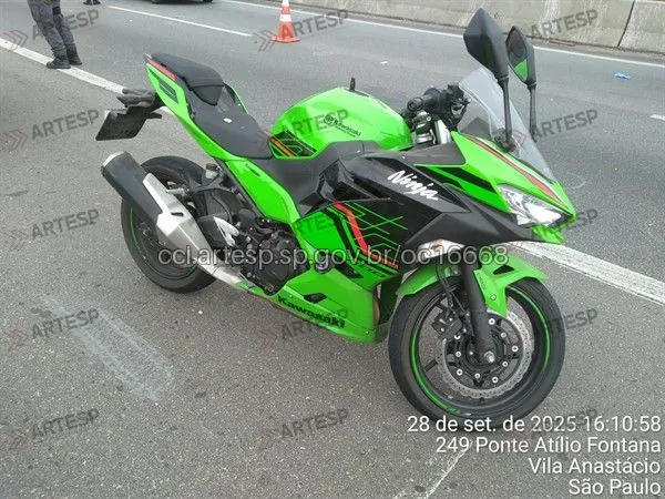 Moto Kawasaki Ninja rodovia anhanguera