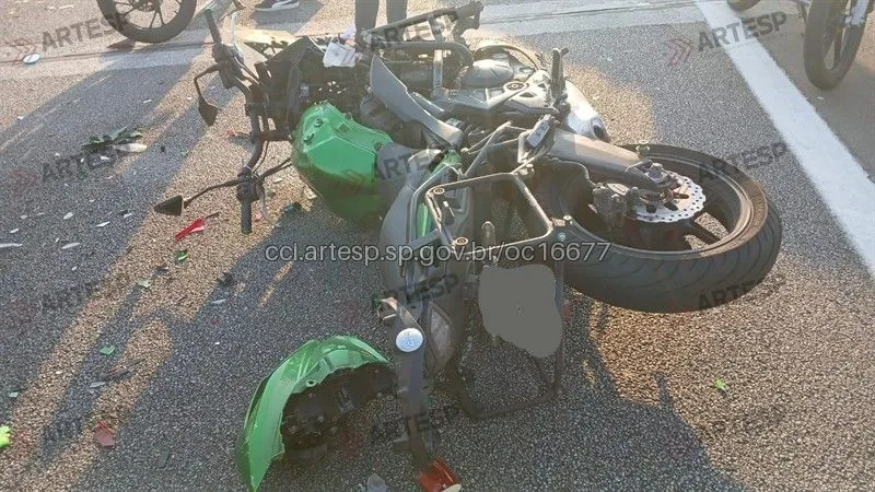 Moto Kawasaki rodovia castelo Branco