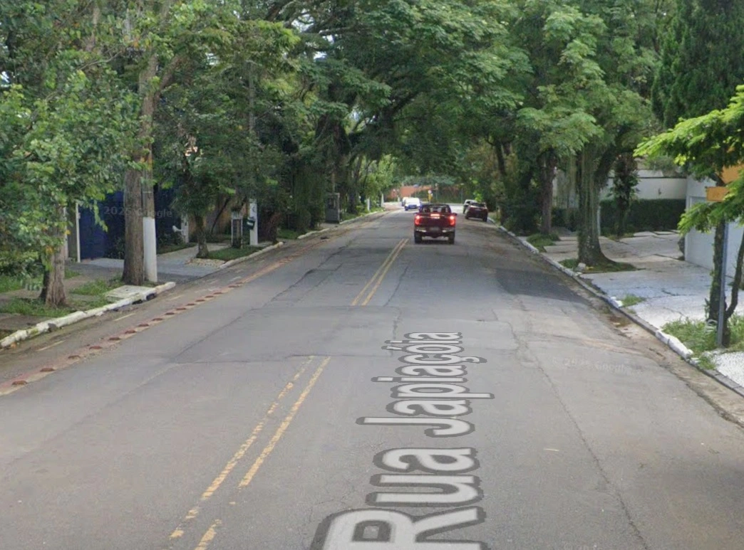 Rua Japiaçóia em Alto de Pinheiros