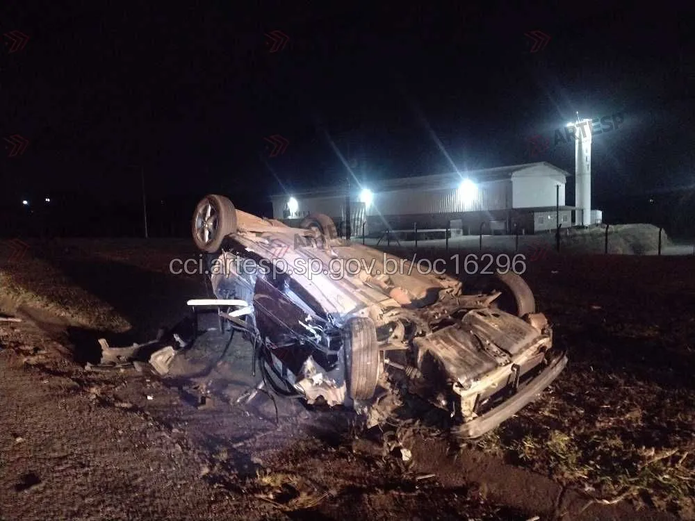 Toyota Corolla rodovia castelo branco