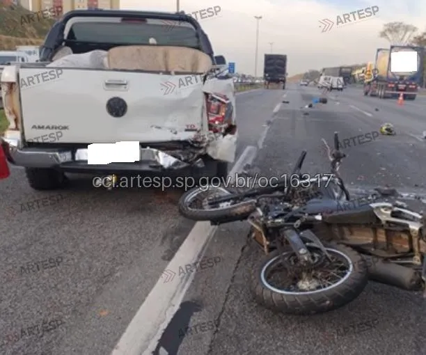 Utilitário Amarok e moto XTZ Lander rodoanel