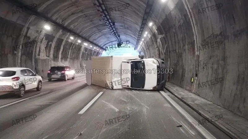 Utilitário Iveco Daily 35s14 rodovia dos Imigrantes