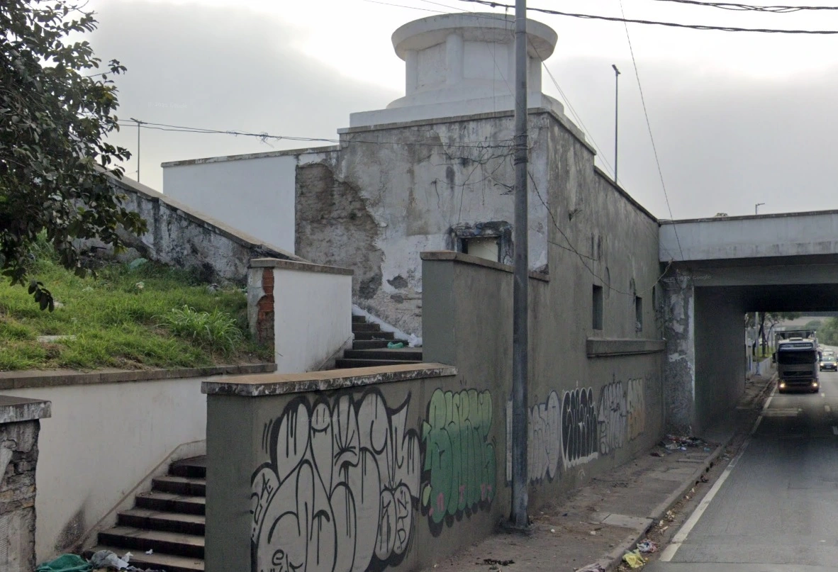 parte interna ponte das bandeiras